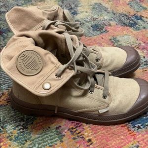 Palladium laced shoes (Men’s size 10.5 EU 44)